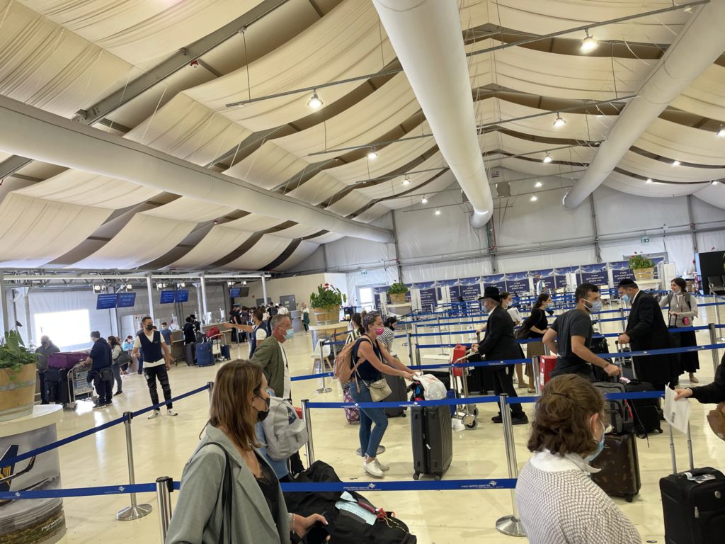 מתחם בדיקות קורונה של פמי